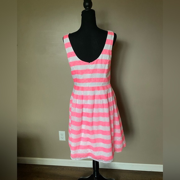 Lilly Pulitzer fit & flare dress pink & white stripes size 8 EUC  summer party - Picture 2 of 16